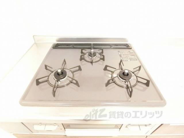 キッチン　３口ガスコンロ