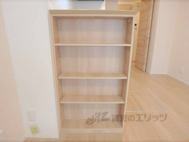 リビング　物置棚