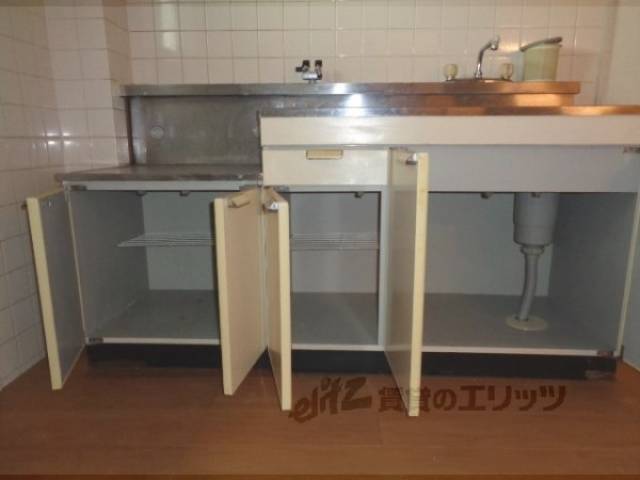 キッチン　下部収納