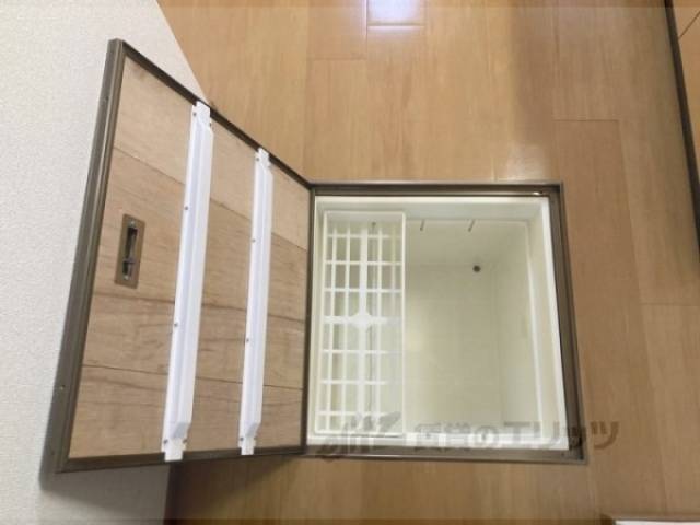 キッチン　床下収納