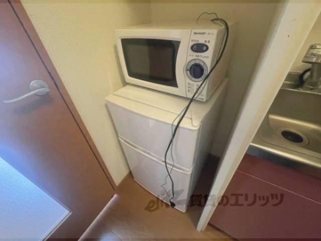 冷蔵庫置場　電子レンジと冷蔵庫