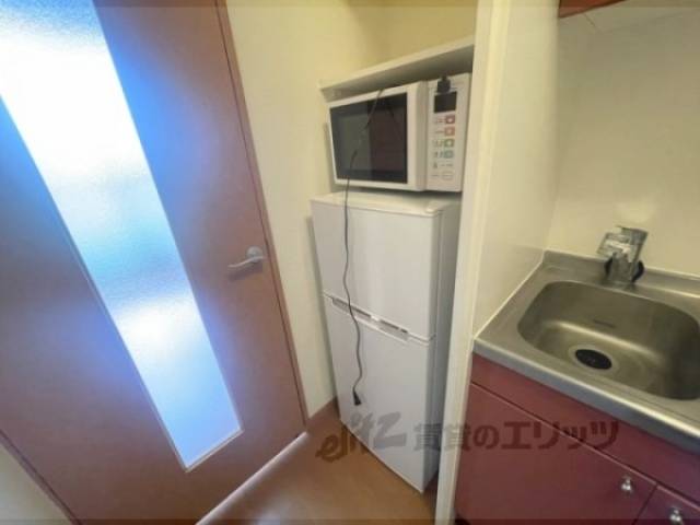 冷蔵庫置場　電子レンジと冷蔵庫