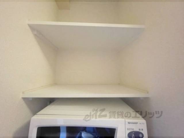 冷蔵庫置場　棚