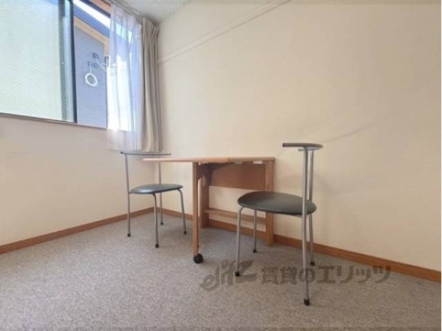 テーブルとイス