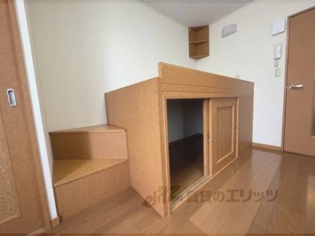 風呂　ベッド下