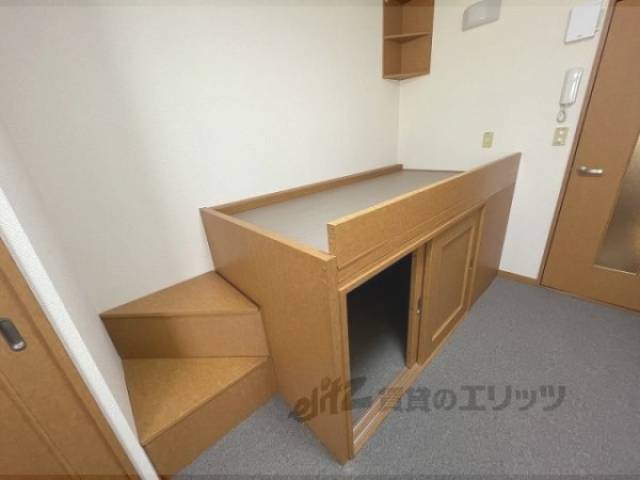 収納　ベッド下