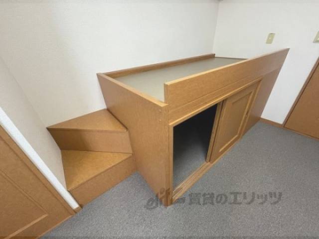 収納　ベッド下