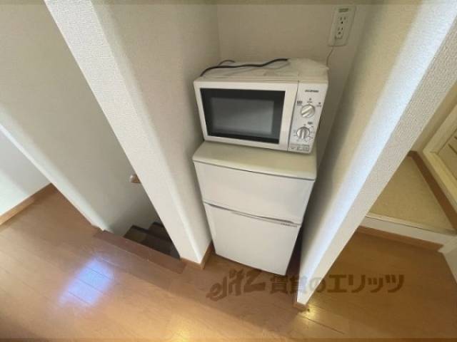 冷蔵庫置場　電子レンジと冷蔵庫