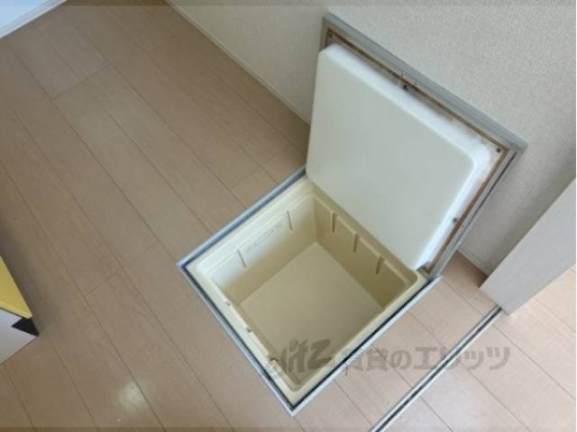 キッチン　床下収納