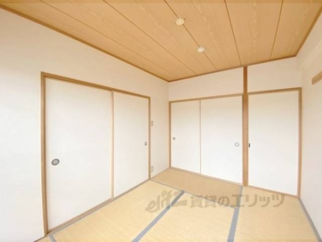 和室　屋根裏