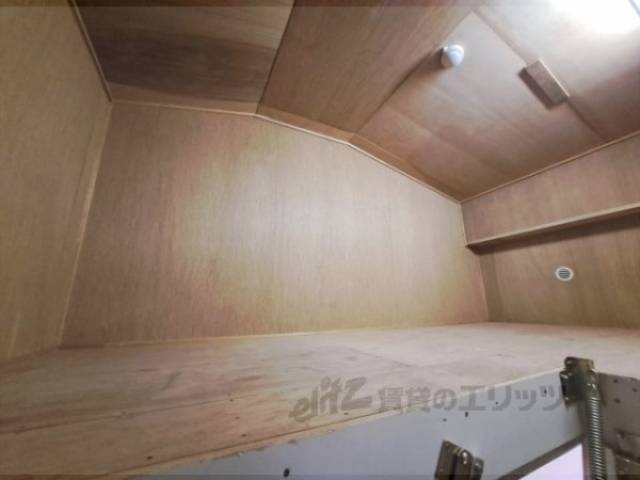 収納　屋根裏