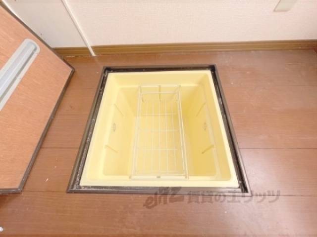 キッチン　床下収納