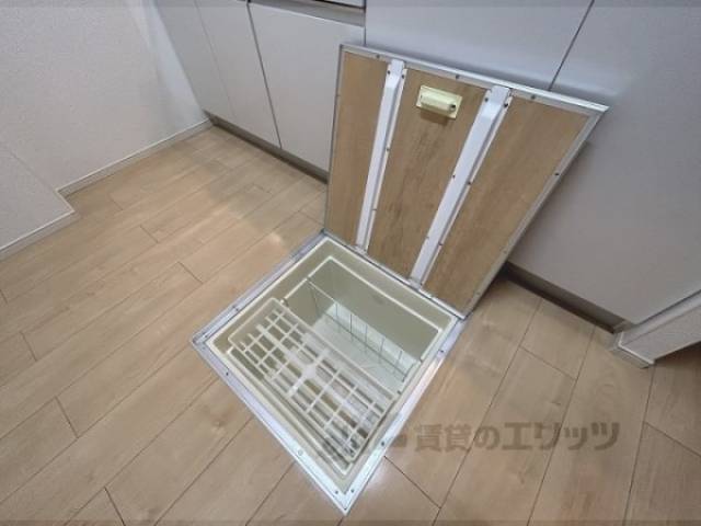 キッチン　床下収納