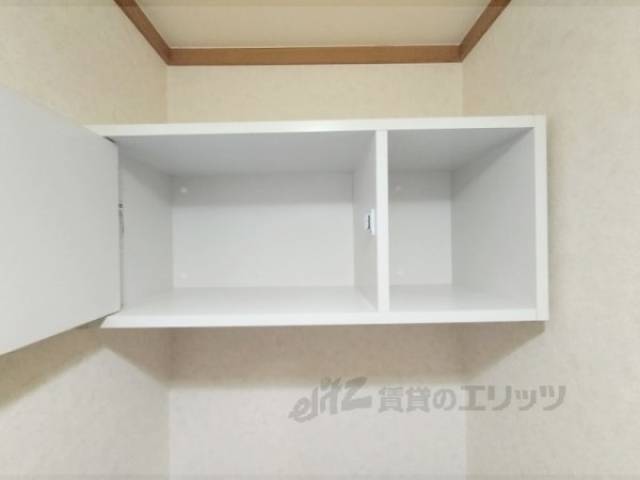 トイレ　棚