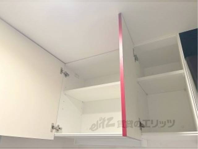 キッチン　上部収納