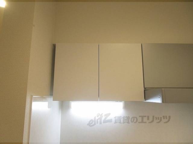 キッチン　上収納