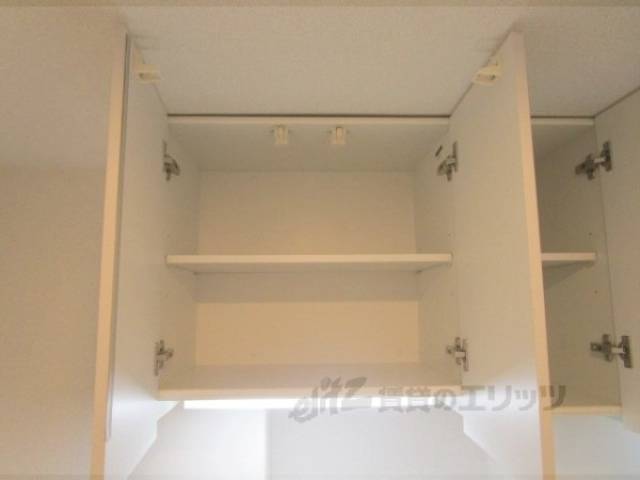 キッチン　上部収納