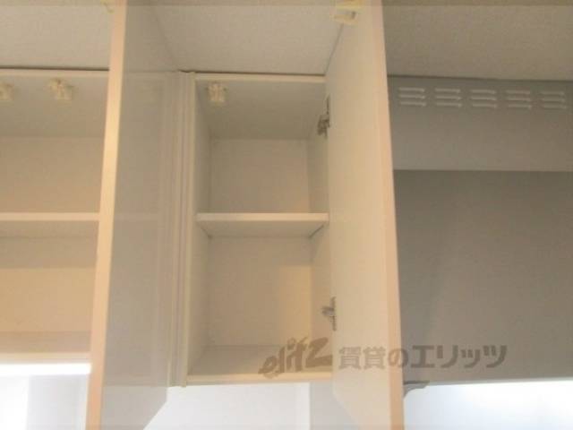 キッチン　上部収納