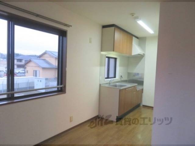 キッチン　ダイニングキッチン