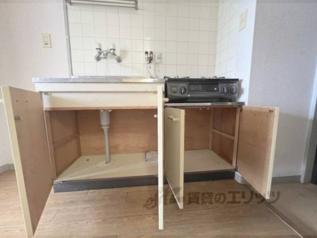 キッチン　下部収納