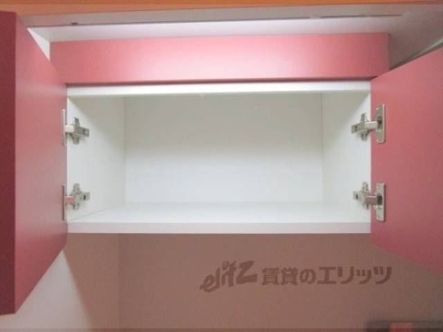 キッチン　上部収納
