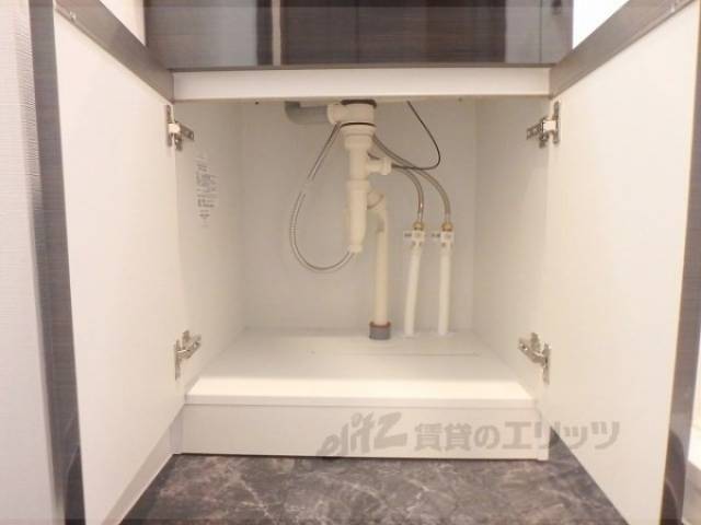 洗面所　下部収納