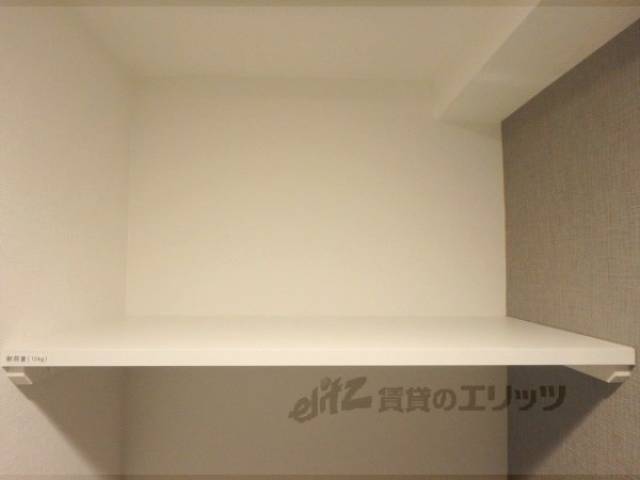 トイレ　上部収納