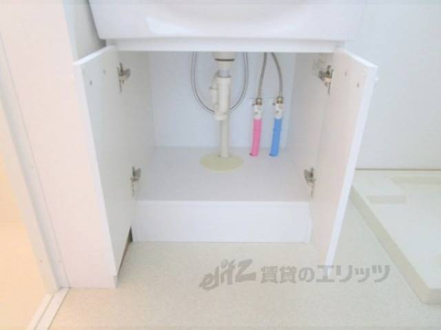 下部収納