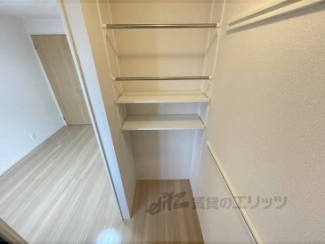 洋室　収納