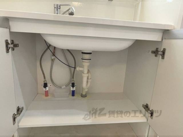 洗面所　下部収納