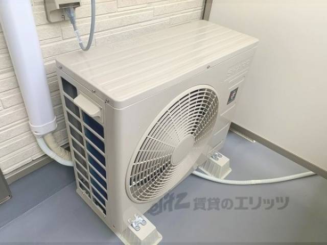 エアコン　室外機