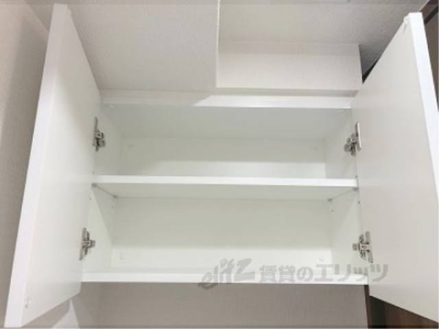 トイレ　上部収納