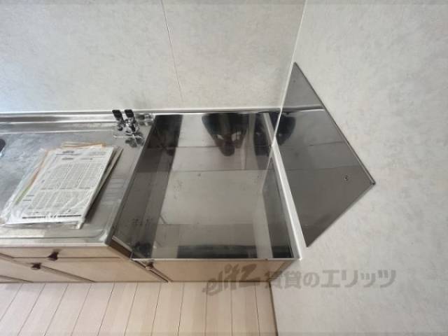 キッチン　コンロ置き場