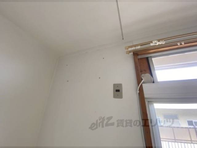 エアコン　エアコン置き場