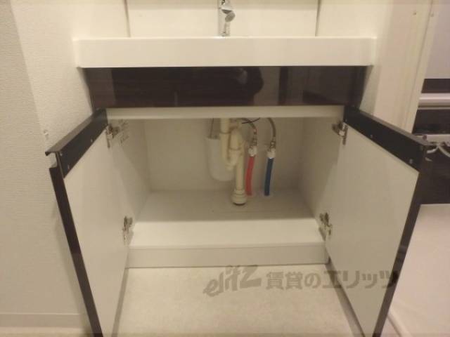 洗面所　下部収納