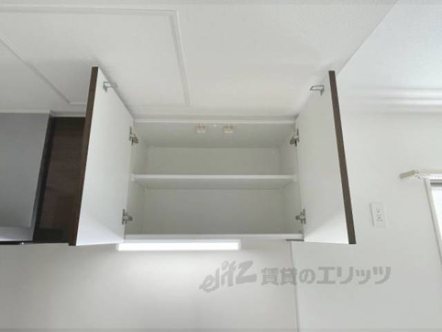 キッチン　上部収納