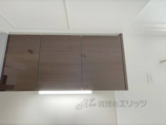 キッチン　上部収納