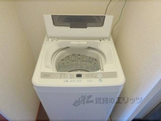 洗濯機置場　洗濯機