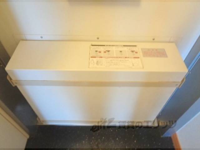 玄関　宅配ボックス