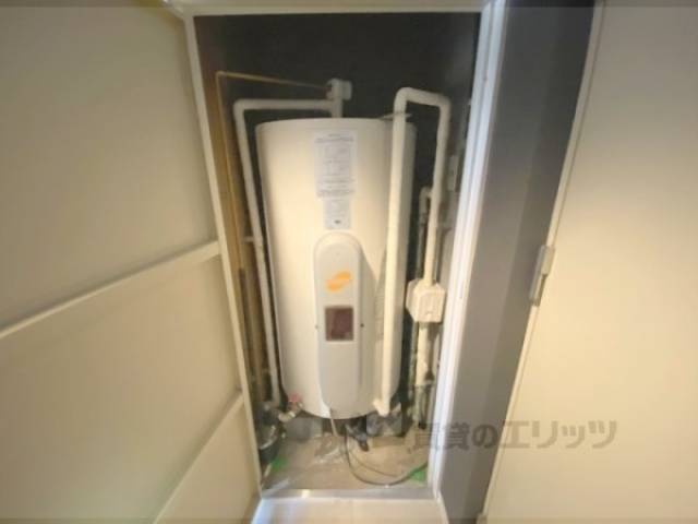 玄関　温水器