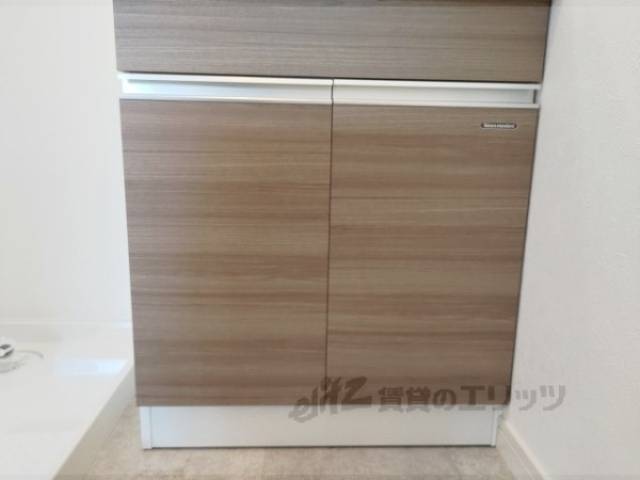 収納　洗面所下部