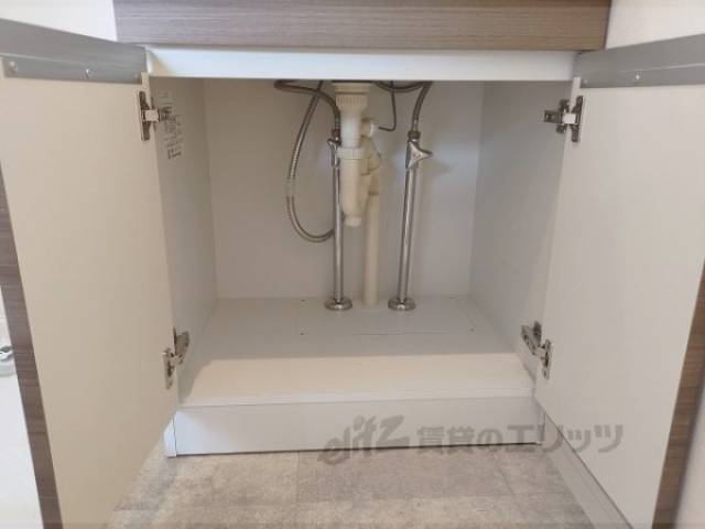 収納　洗面所下部