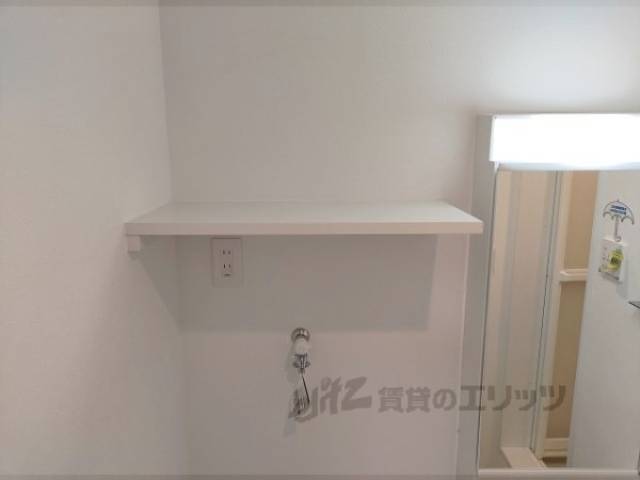 収納　洗濯機上部