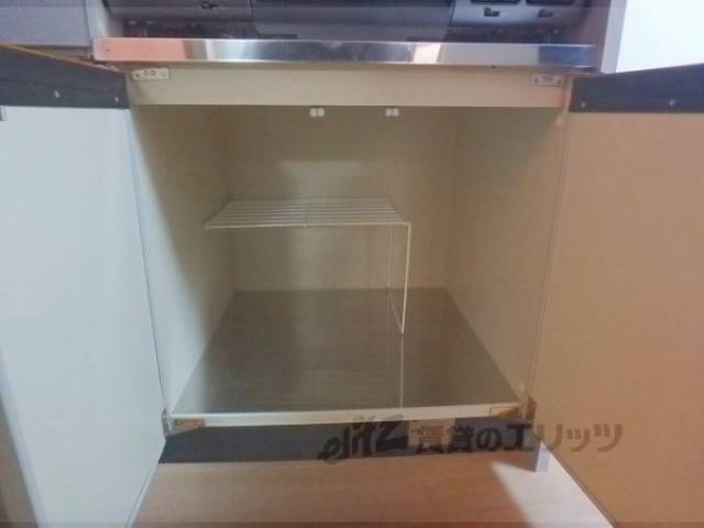 キッチン　収納下部