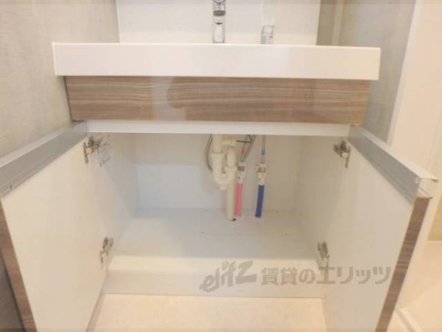 洗面所　下部収納