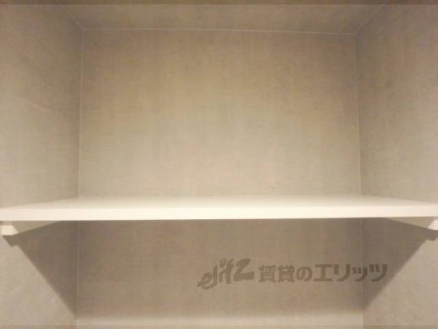 トイレ　上部棚