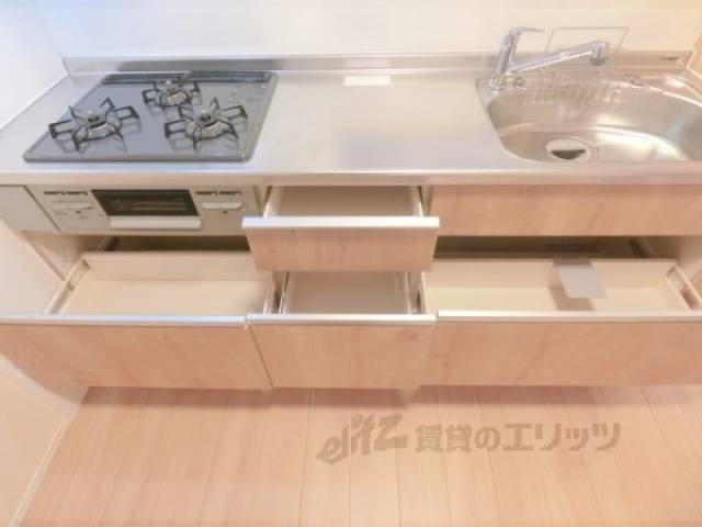 キッチン　収納