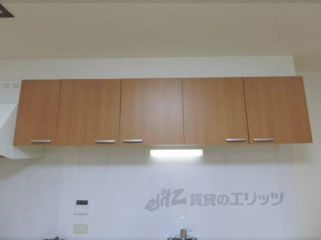 キッチン　上部収納