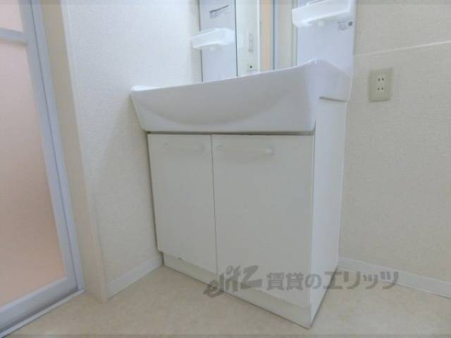 洗面所　下部収納