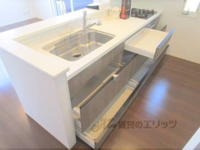 キッチン　下部収納